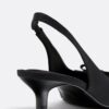 Schoenen met uitgesneden details en kittenhakken