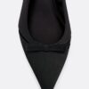 Schoenen met uitgesneden details en kittenhakken
