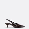 Schoenen met V-hals en kittenhakken