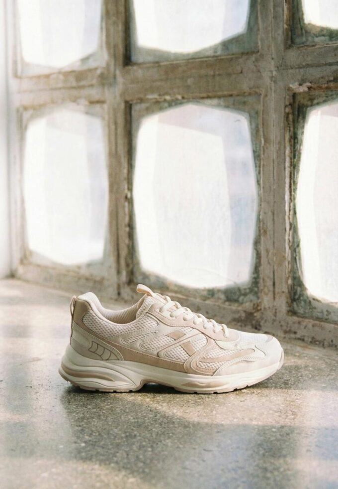 Sneakers met detail