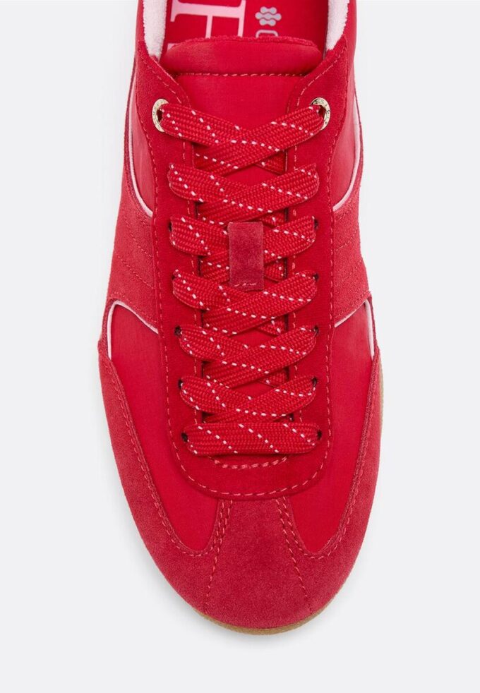 Sneakers met platte zool en details van leer