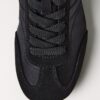Sneakers met satijnglans en dunne zool