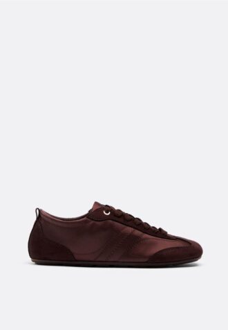 Sneakers met satijnglans en dunne zool