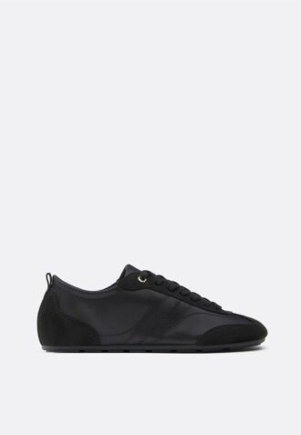 Sneakers met satijnglans en dunne zool