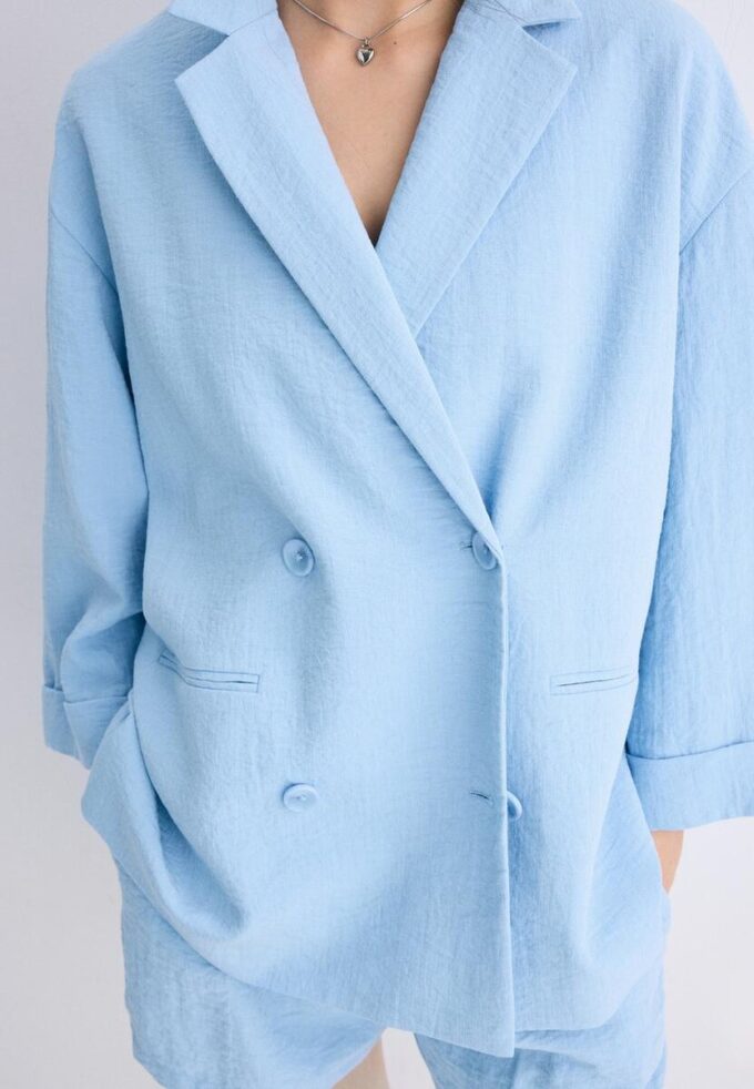 Soepelvallende blazer met dubbele rij knopen