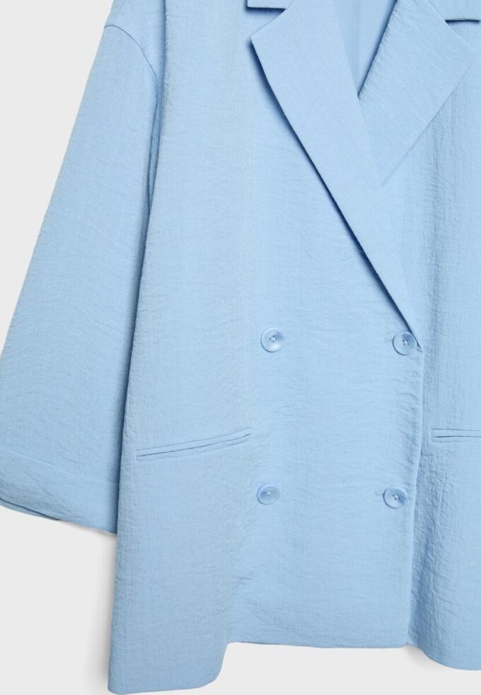 Soepelvallende blazer met dubbele rij knopen