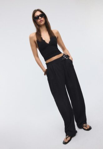 Soepelvallende broek met gesp