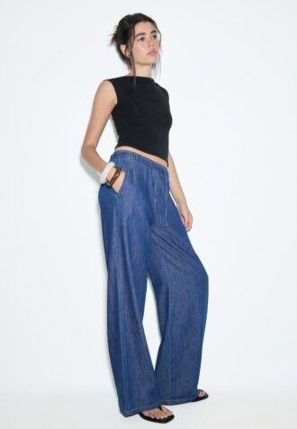Soepelvallende denim broek met trekkoord