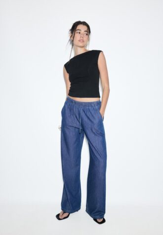 Soepelvallende denim broek met trekkoord