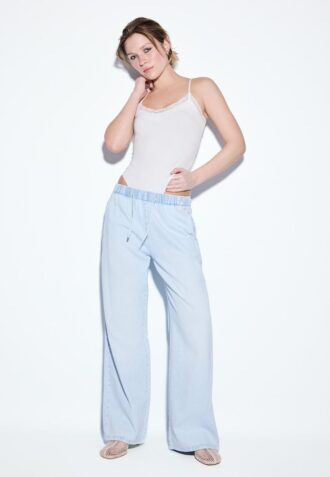Soepelvallende denim broek met trekkoord