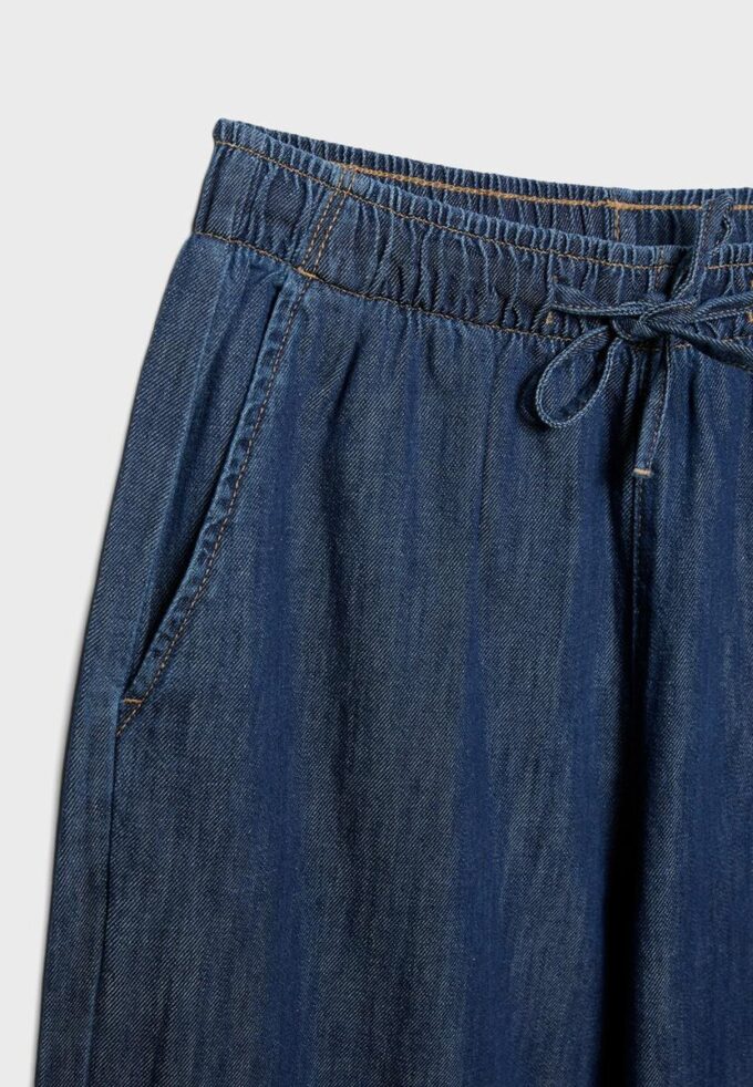 Soepelvallende denim broek met trekkoord Soepelvallende denim broek met trekkoord