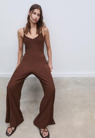 Soepelvallende jumpsuit met bandjes