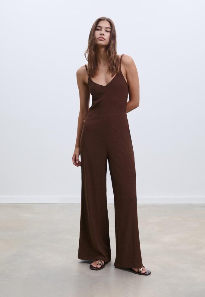 Soepelvallende jumpsuit met bandjes Soepelvallende jumpsuit met bandjes