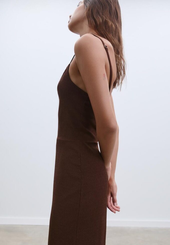 Soepelvallende jumpsuit met bandjes Soepelvallende jumpsuit met bandjes