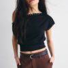 Soepelvallende, rechte broek met riem Soepelvallende, rechte broek met riem