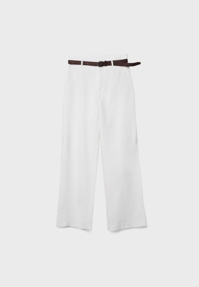 Soepelvallende, rechte broek met riem Soepelvallende, rechte broek met riem