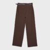 Soepelvallende, rechte broek met riem Soepelvallende, rechte broek met riem