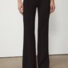 Soft-Touch broek met uitlopende pijpen en naaddetail aan de voorkant Soft-Touch broek met uitlopende pijpen en naaddetail aan de voorkant