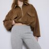Soft-Touch broek met uitlopende pijpen en naaddetail aan de voorkant Soft-Touch broek met uitlopende pijpen en naaddetail aan de voorkant