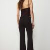 Soft-Touch broek met uitlopende pijpen en naaddetail aan de voorkant Soft-Touch broek met uitlopende pijpen en naaddetail aan de voorkant