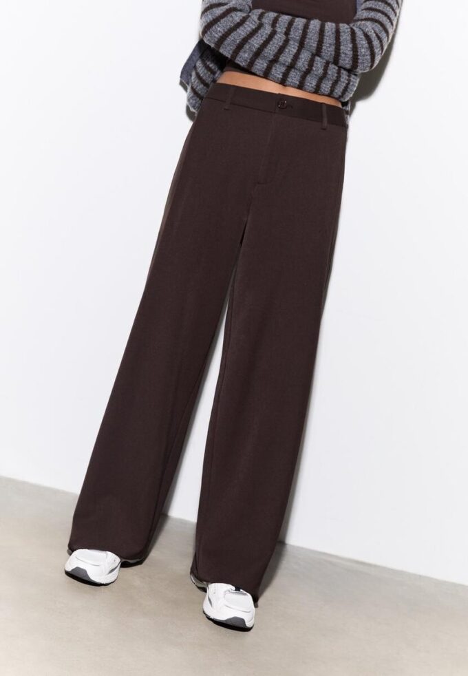 Strakke broek met coupenaden Strakke broek met coupenaden