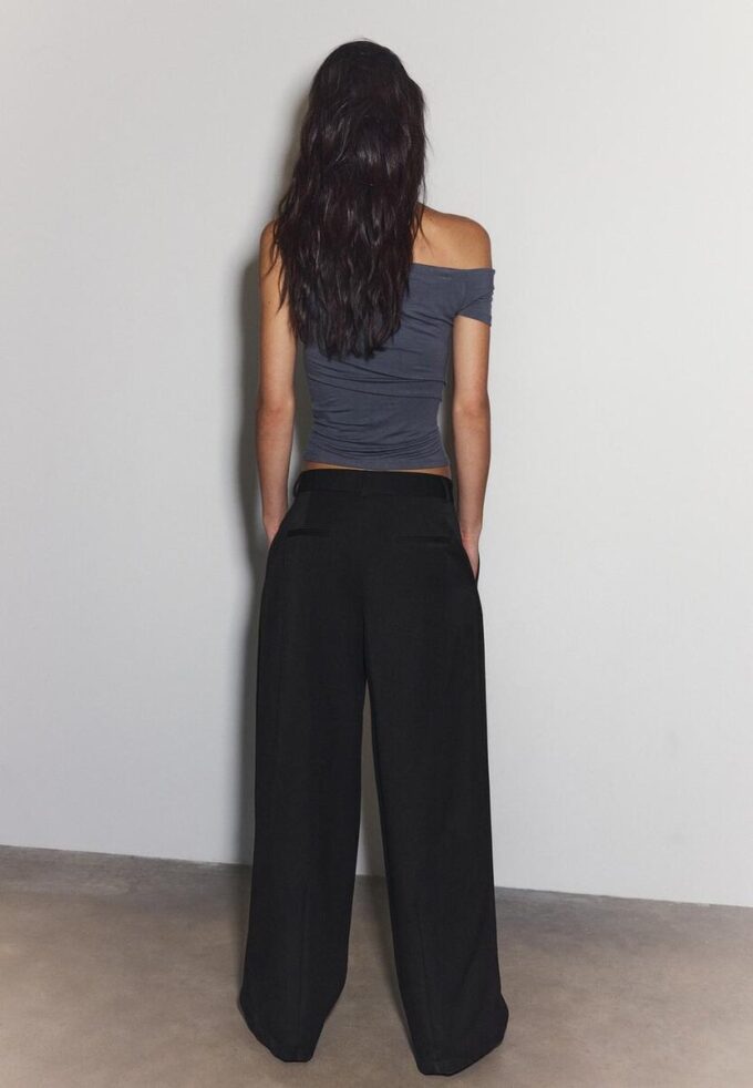 Strakke broek met coupenaden Strakke broek met coupenaden