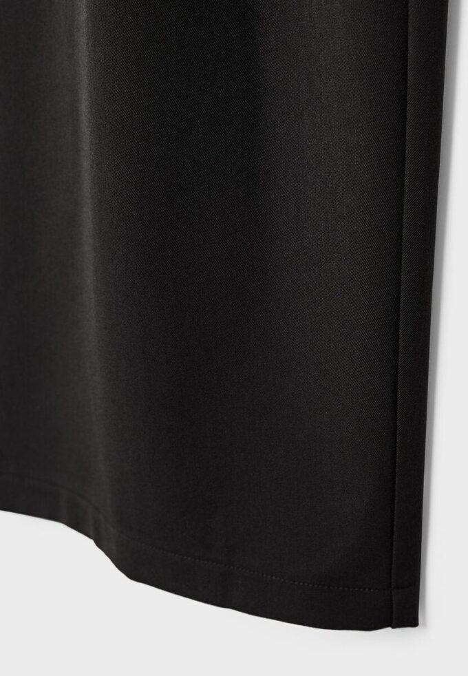 Strakke broek met coupenaden Strakke broek met coupenaden