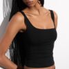 Tops met brede bandjes