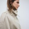 Trenchcoat met hoge kraag Trenchcoat met hoge kraag