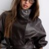 Trenchcoat met hoge kraag en leerlook Trenchcoat met hoge kraag en leerlook