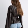 Trenchcoat met hoge kraag en leerlook Trenchcoat met hoge kraag en leerlook