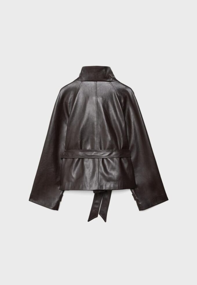 Trenchcoat met hoge kraag en leerlook Trenchcoat met hoge kraag en leerlook