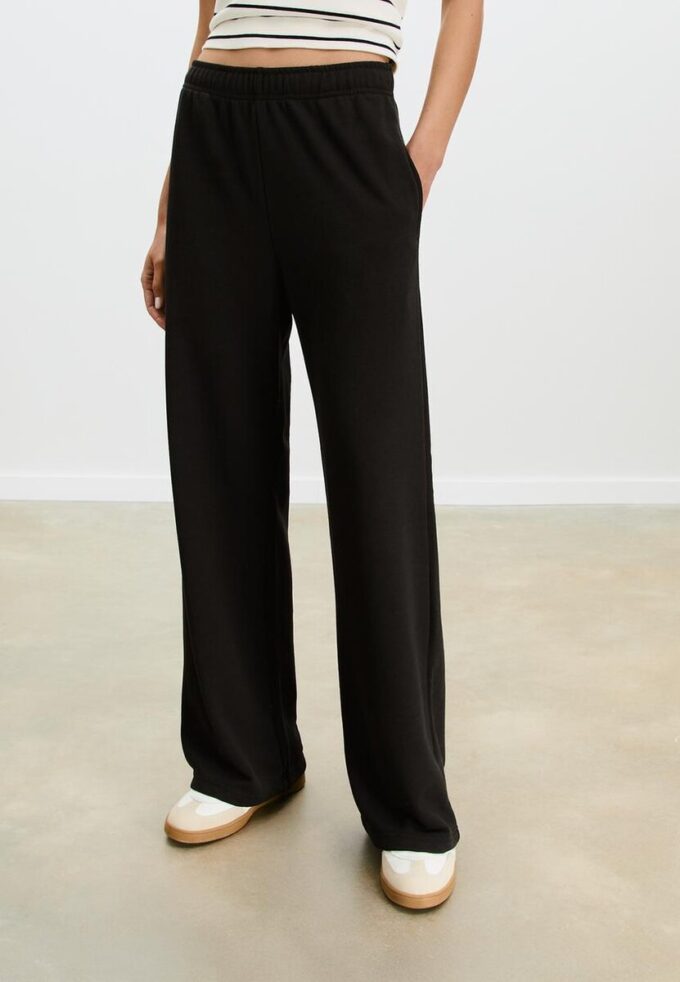 Wide Leg Joggingbroek met wijde pijpen Wide Leg Joggingbroek met wijde pijpen