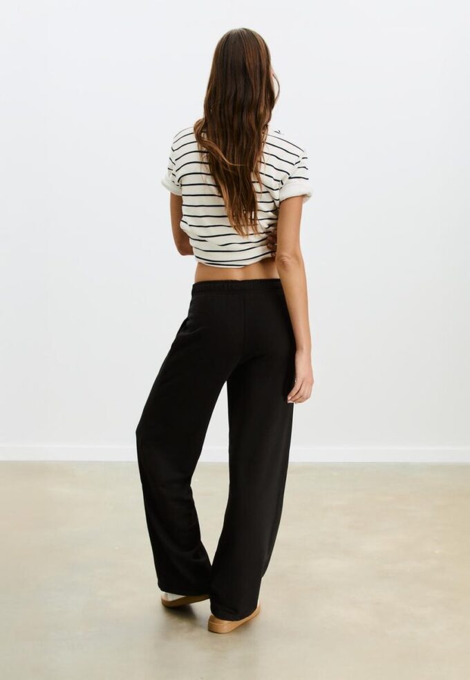 Wide Leg Joggingbroek met wijde pijpen Wide Leg Joggingbroek met wijde pijpen