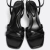 Zwarte sandalen met hak